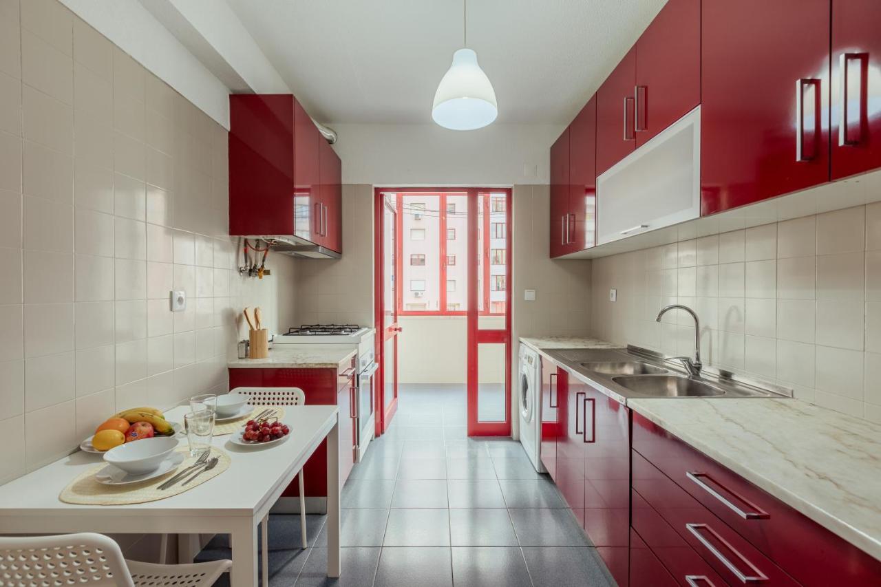 Elegant 3 Bedroom Apt - City Centre - Garage - Metro Lisboa Ngoại thất bức ảnh