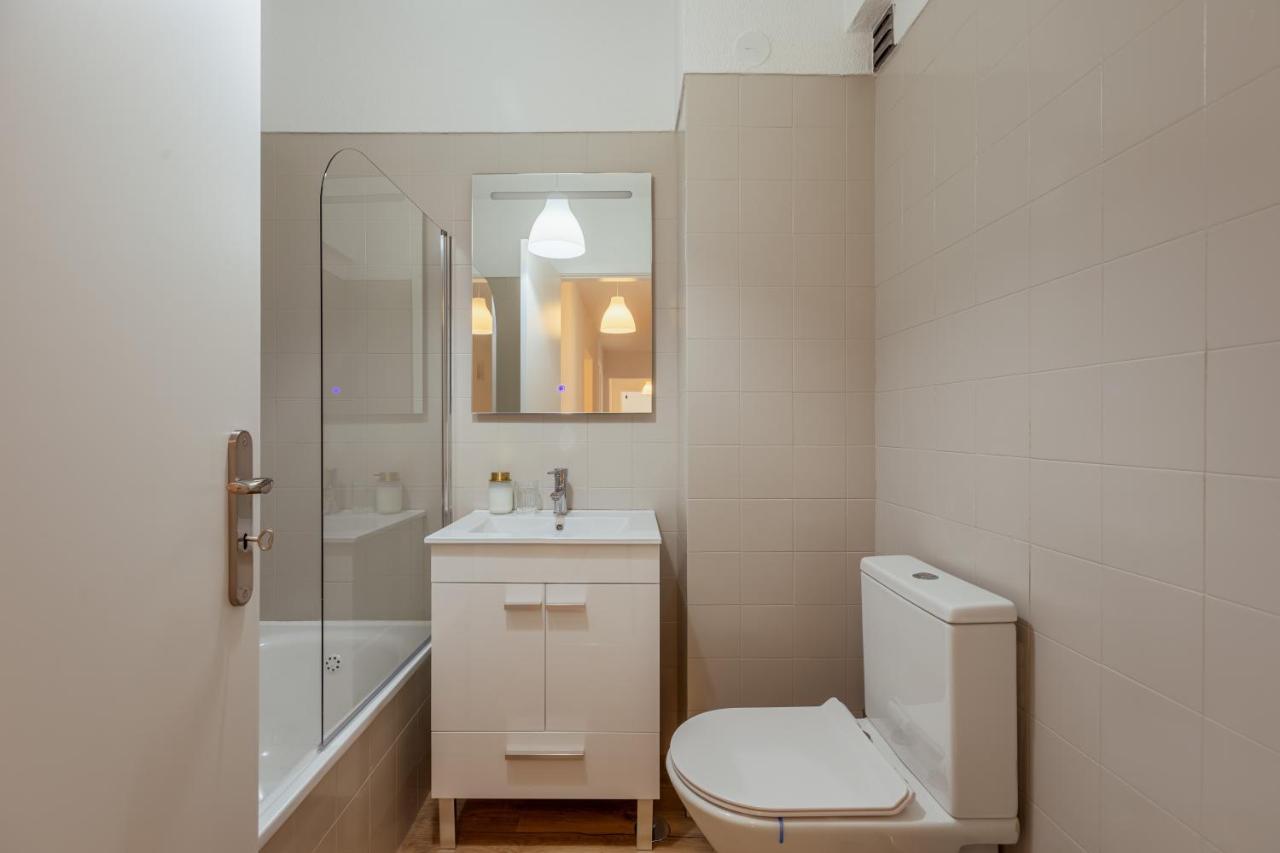 Elegant 3 Bedroom Apt - City Centre - Garage - Metro Lisboa Ngoại thất bức ảnh