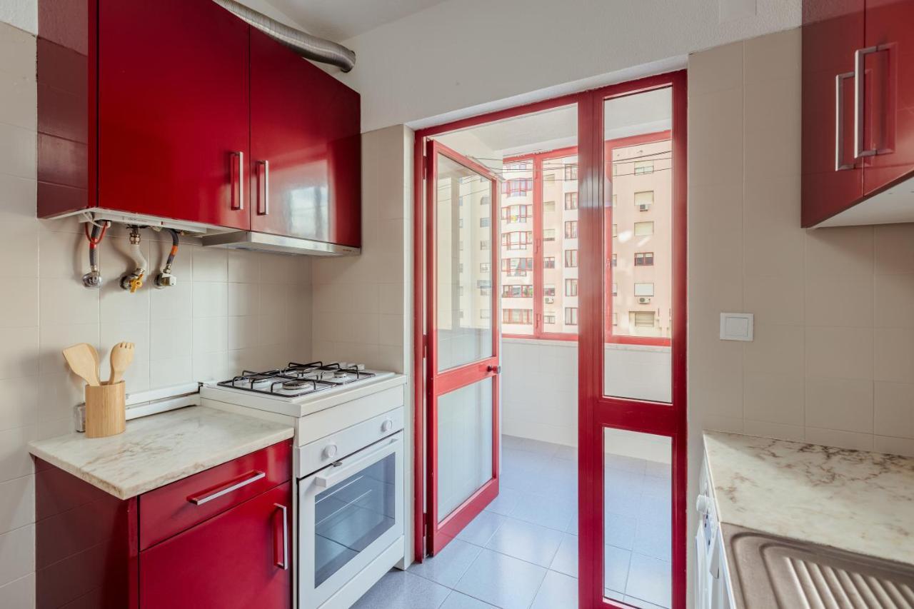 Elegant 3 Bedroom Apt - City Centre - Garage - Metro Lisboa Ngoại thất bức ảnh